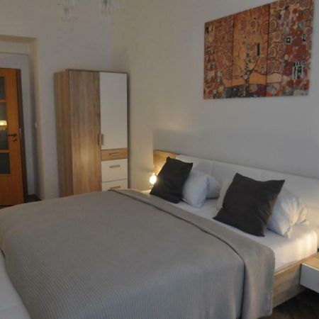 Jirina Appartments Prag Exteriör bild