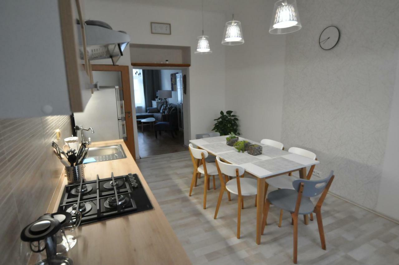 Jirina Appartments Prag Exteriör bild