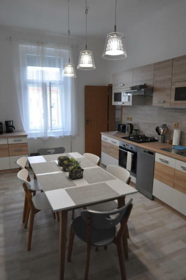 Jirina Appartments Prag Exteriör bild